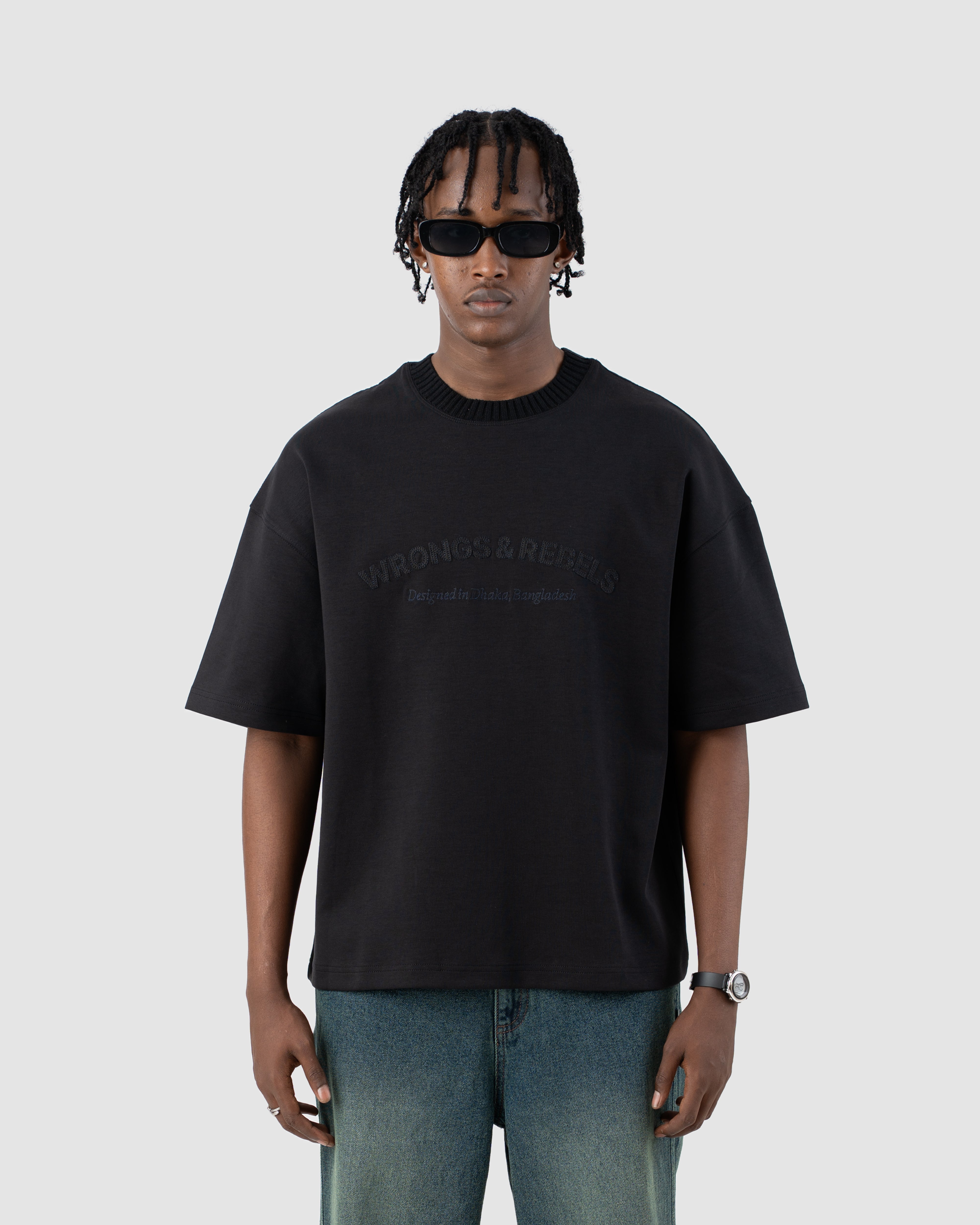 W&R Black Knit Collar boxy T-shirt