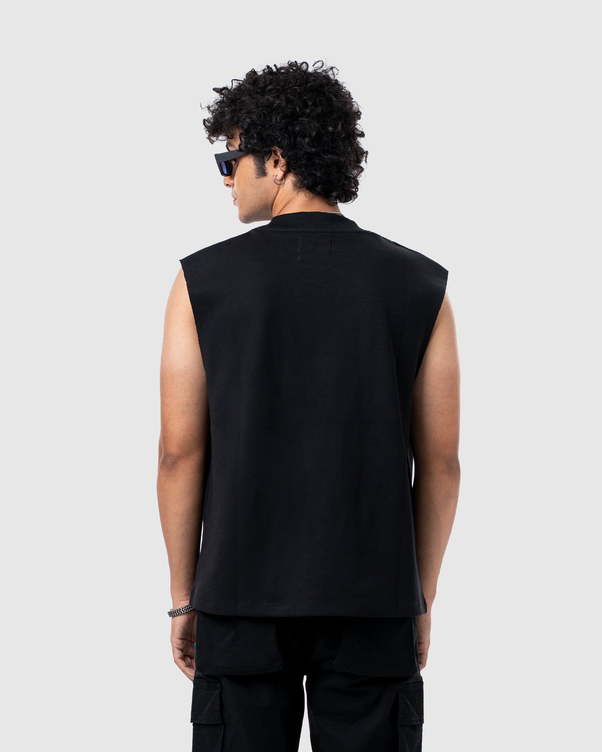 W&R Hoop Black Tank