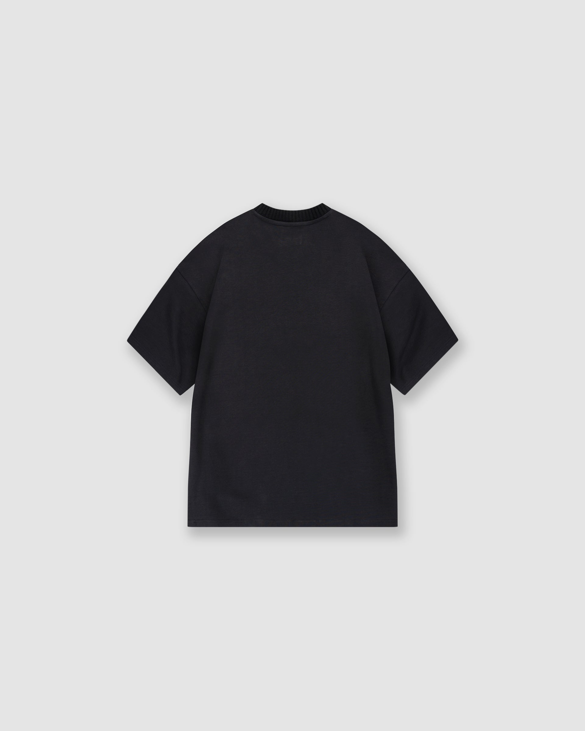 W&R Black Knit Collar boxy T-shirt