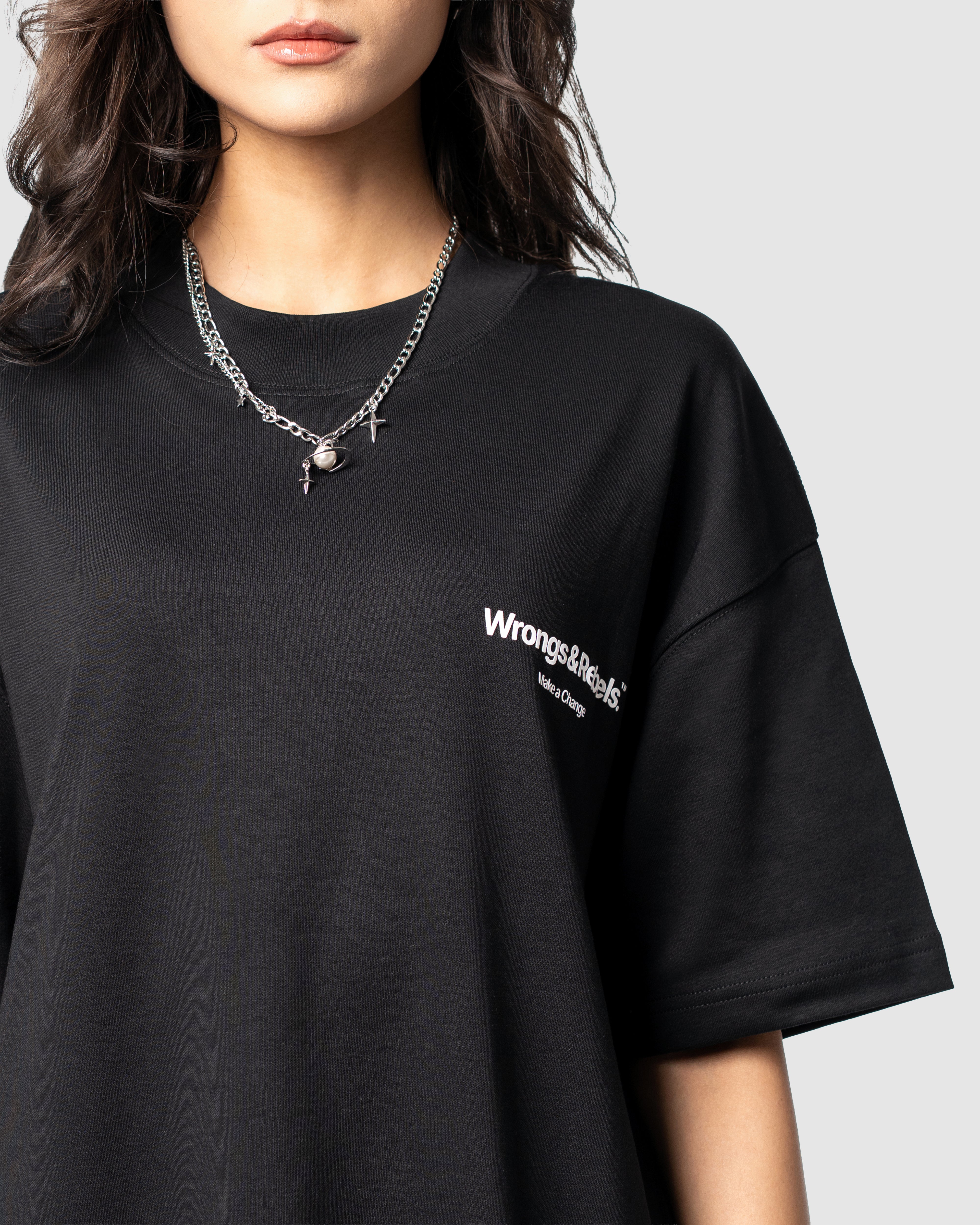 W&R Black Regular T-Shirt