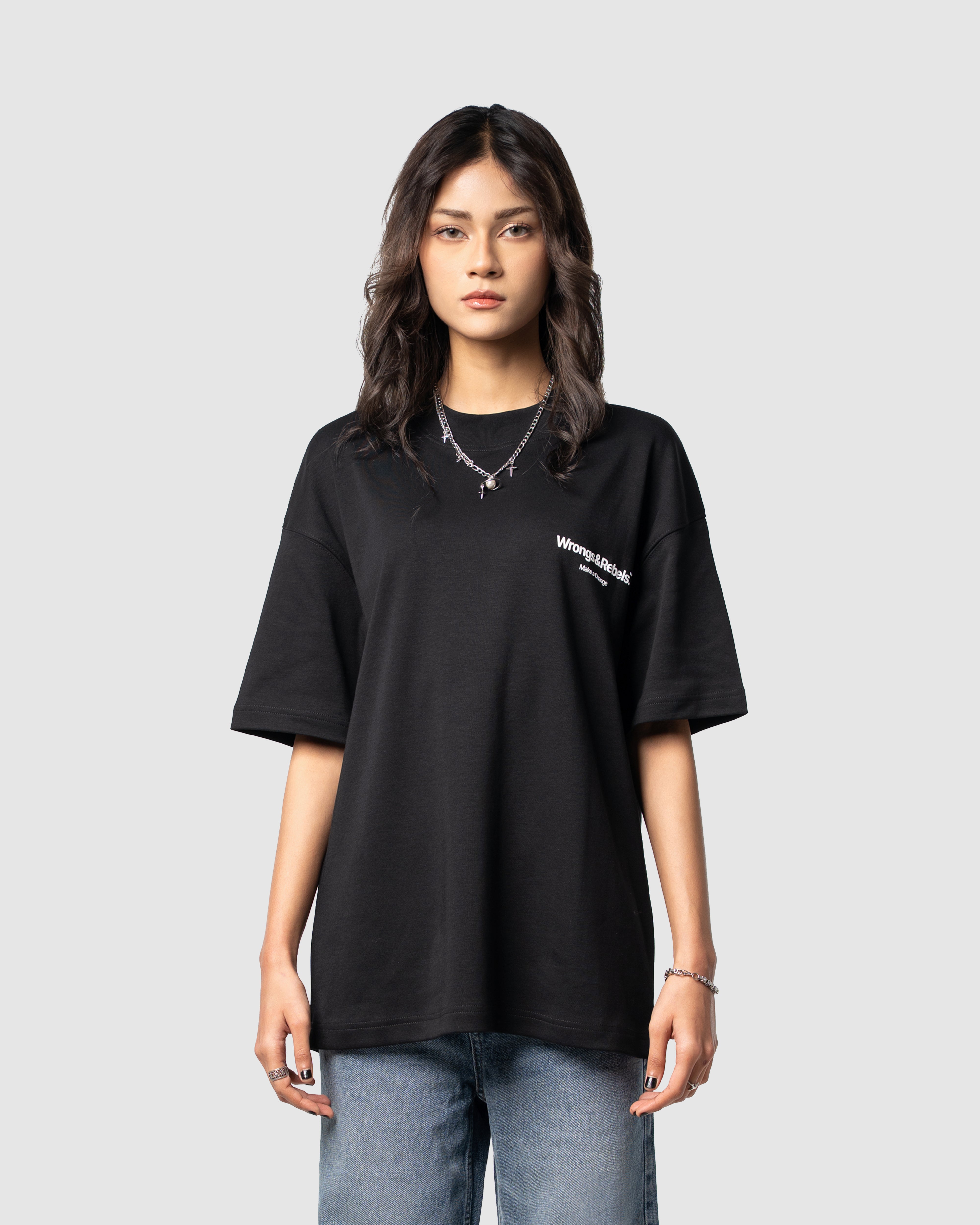 W&R Black Regular T-Shirt