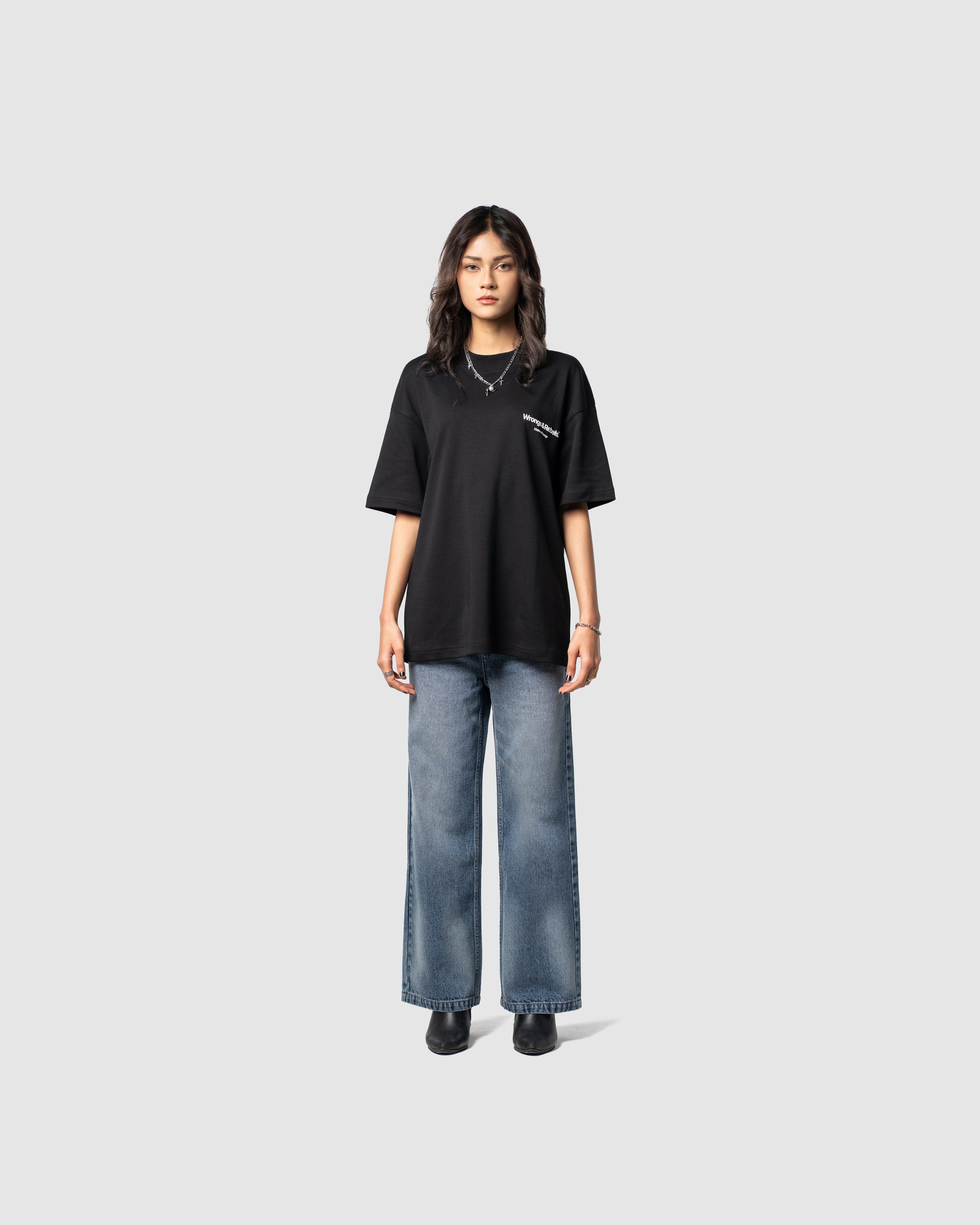 W&R Black Regular T-Shirt