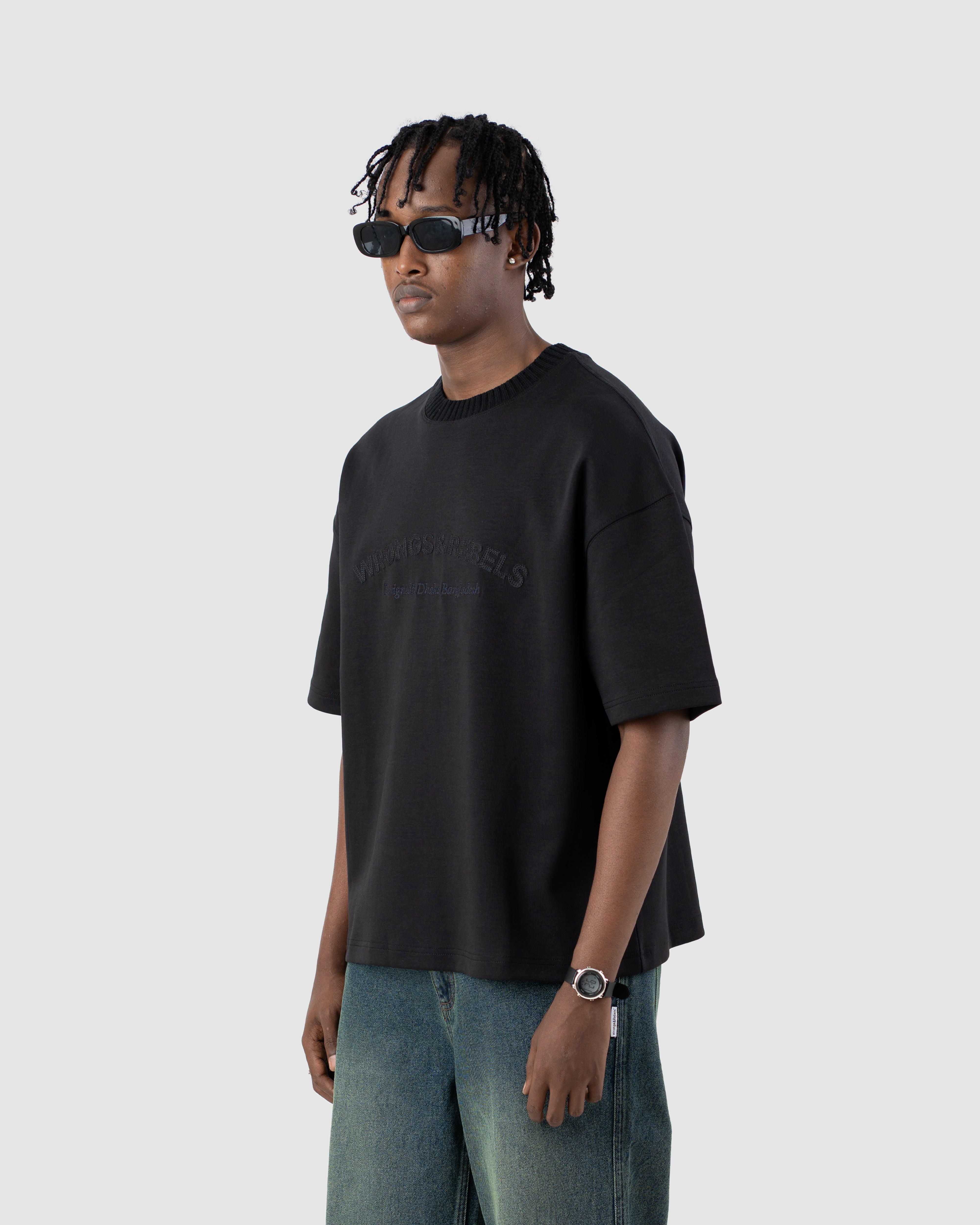 W&R Black Knit Collar boxy T-shirt