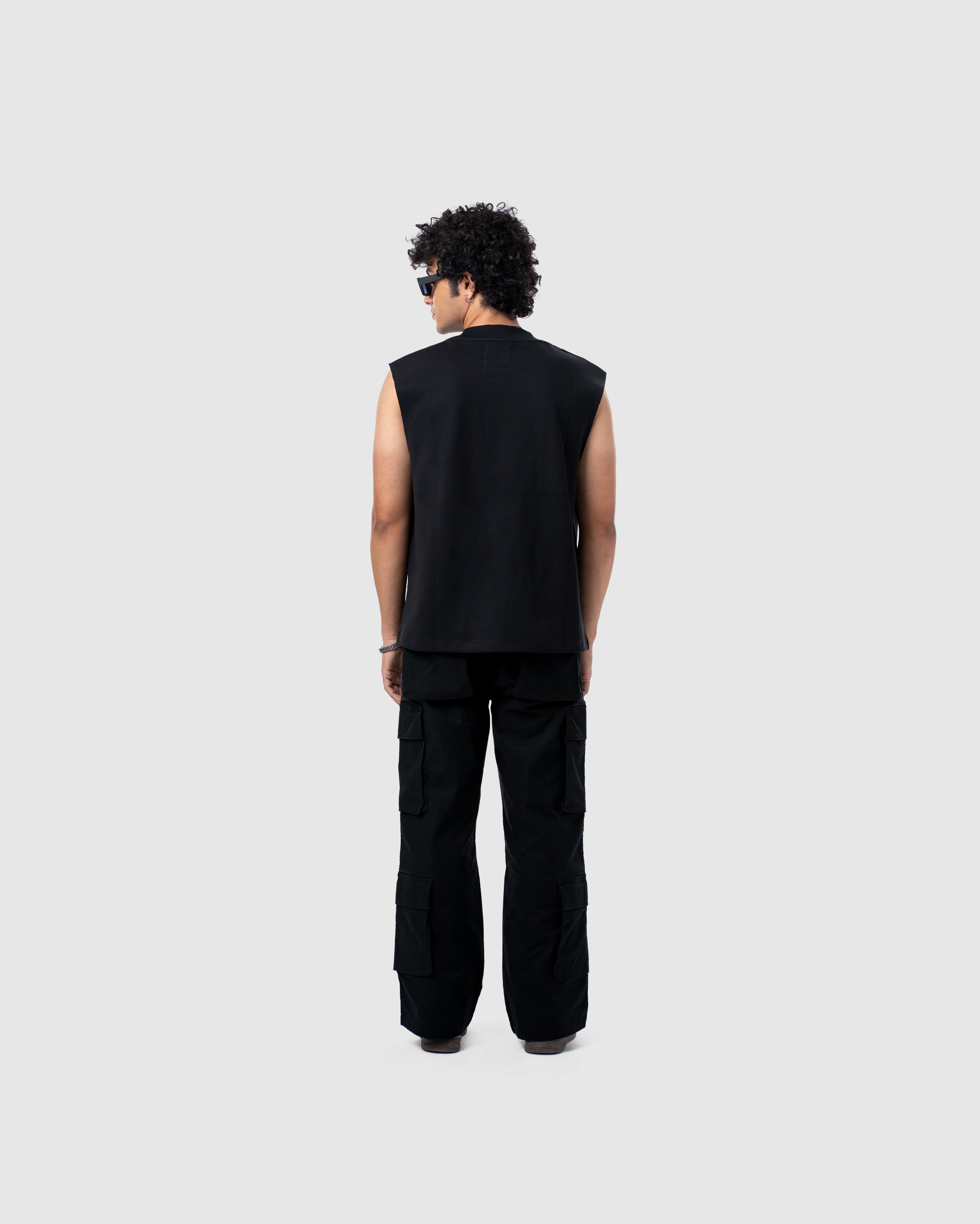 W&R Hoop Black Tank