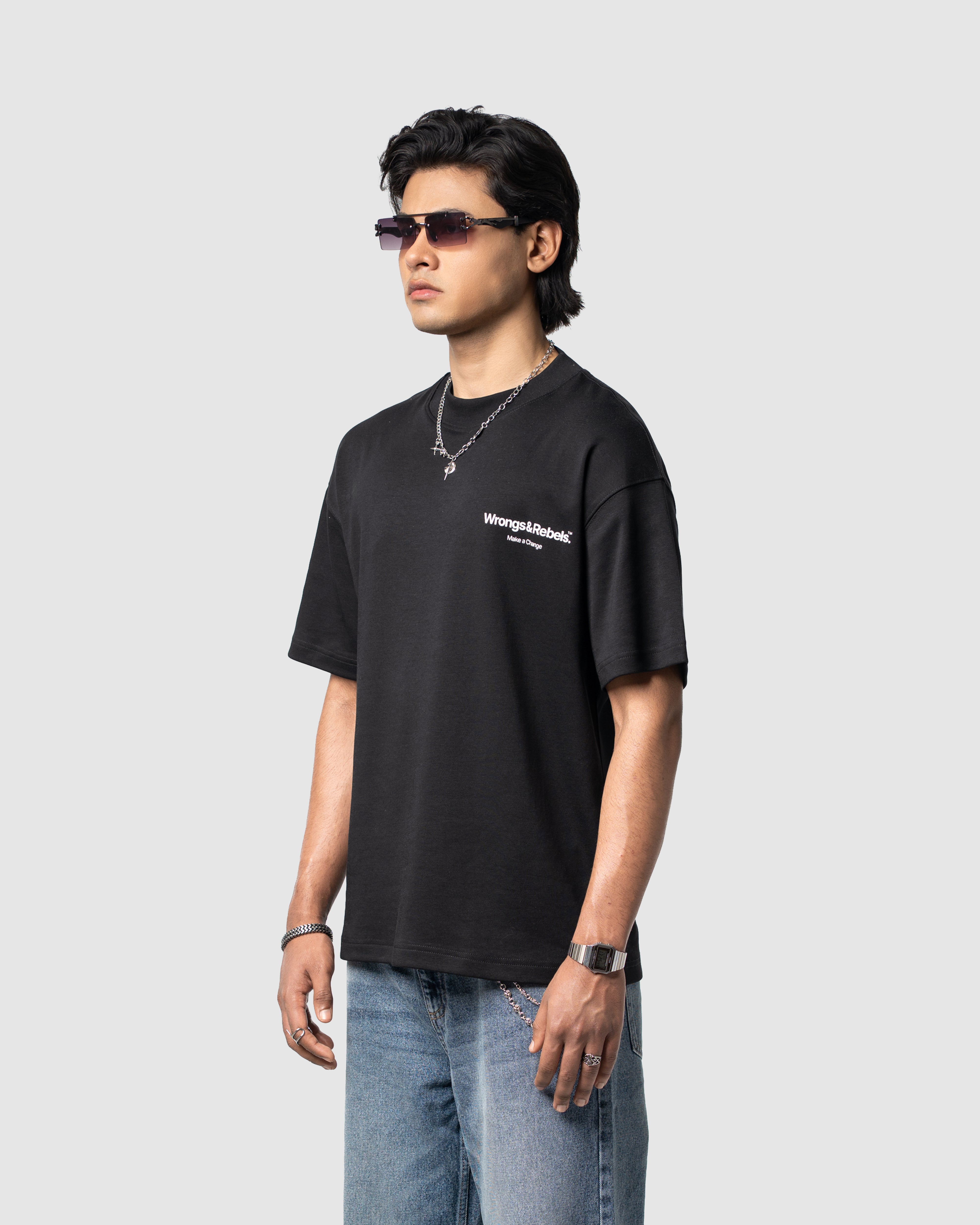 W&R Black Regular T-Shirt